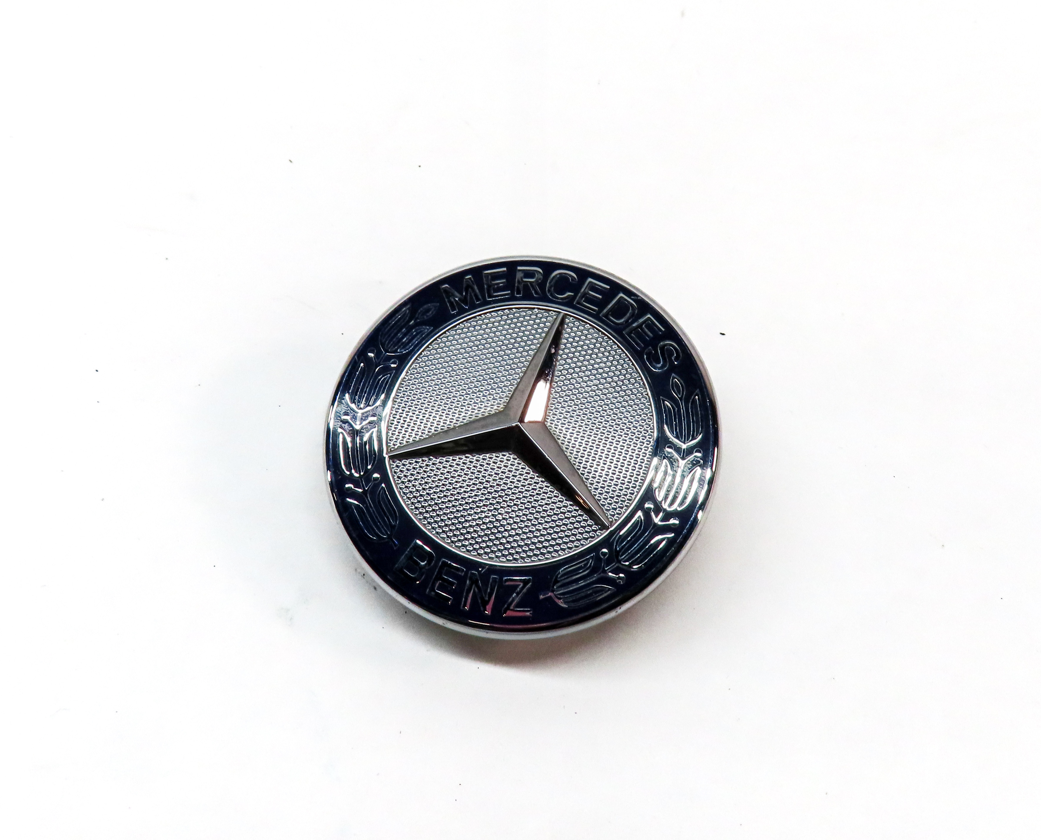 2012 MERCEDES C300 (W204) FRONT MERCEDES EMBLEM BADGE LOGO — exact item pictured